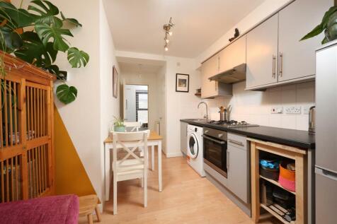 2&#64;32 Queen Street BS15 7.JPG