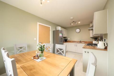 33 Acorn Drive 10.JPG