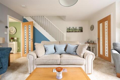 36 Roberston Drive 6.JPG