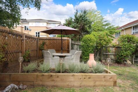 36 Roberston Drive 8.JPG