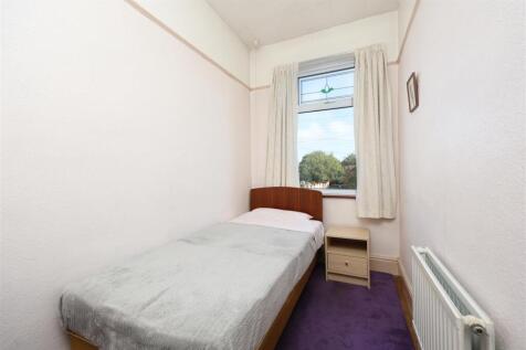 72 Ashgrove Road 19.JPG