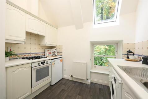 11 Pembroke Gate 19.JPG