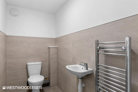 LoadingShed_3