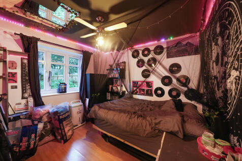 218 Brentfield Ro...
