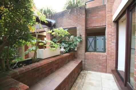 9.private patio