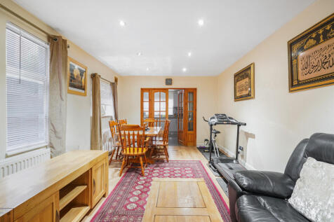 3 Rockhall Road -...