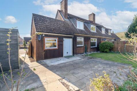 16 Croft Rd, Isleham--12.jpg