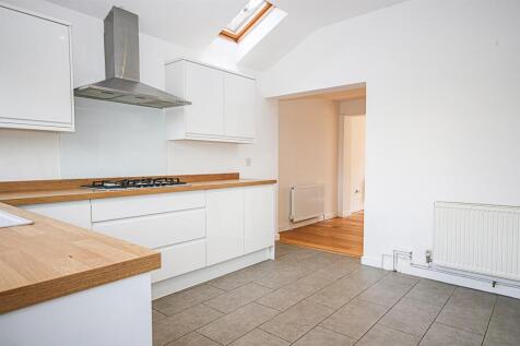 Kitchen 1.jpg