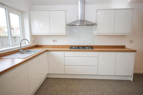 Kitchen 2.jpg