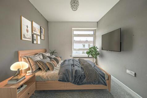 bed 2 new.jpg