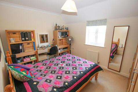 IMG_7389 bed.jpg