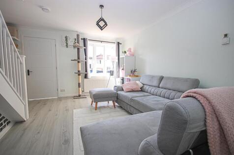 Living room 2.jpg