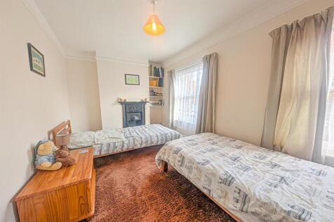 PXL_20251022_103209185. bed.jpg