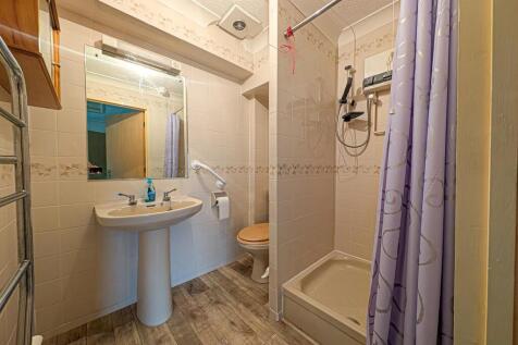 PXL_20251111_133817661.RAW-01 bath.jpg