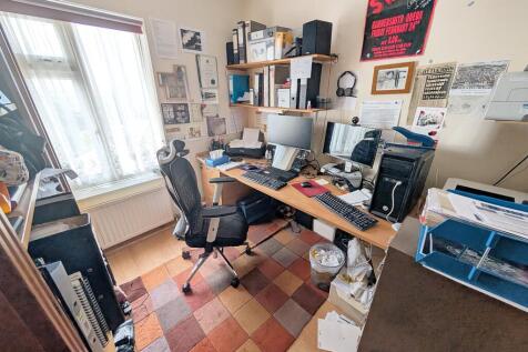 Bedroom 4_office (1)