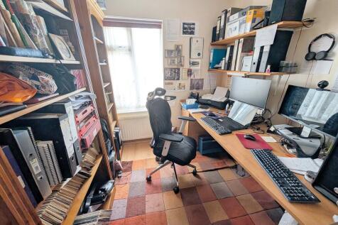 Bedroom 4_office