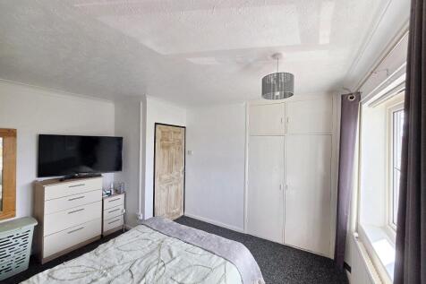 Bedroom 1 (1)