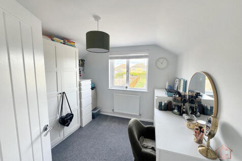 Bedroom 2 (2)