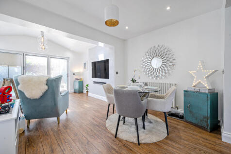Living/Dining Space