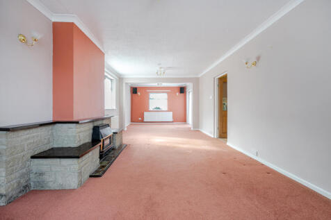 Living room/ dining room