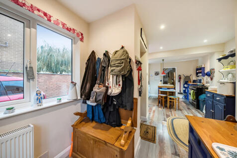 1375239-11-690cd11b5ed23