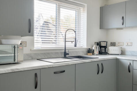 1372265-20-6900c7aa0ffcb