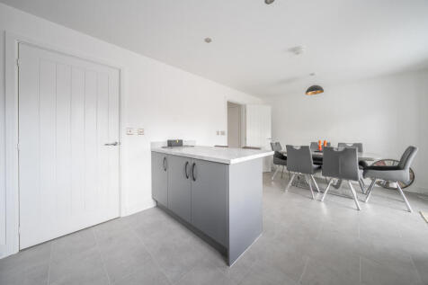 1372265-23-6900c7be80380