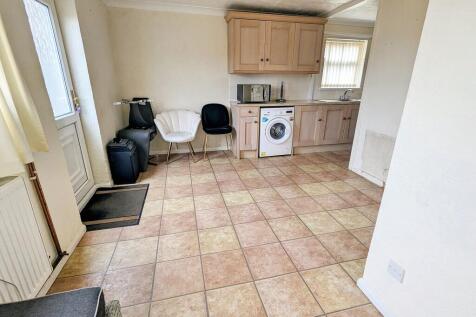Kitchen/Dining Area
