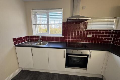 KITCHEN 2.JPG