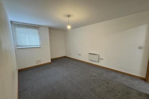 BEDROOM 1.JPG