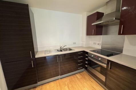 KITCHEN 2.JPG