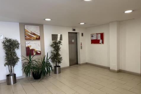 BLOCK D COMMUNAL HALLWAY 2.JPG