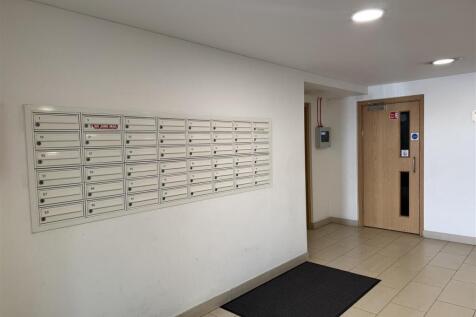 BLOCK D COMMUNAL HALLWAY POSTBOX.JPG