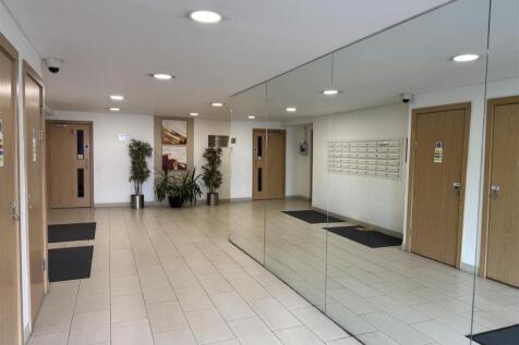 BLOCK D COMMUNAL HALLWAY.JPG