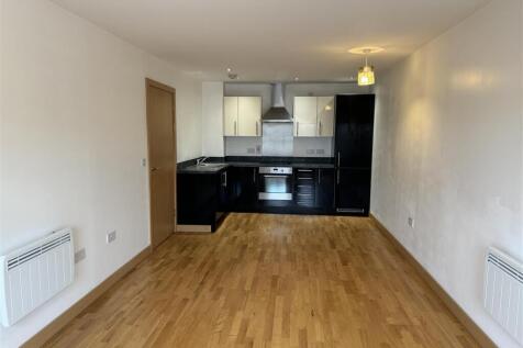KITCHEN 3.JPG