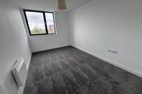 bedroom 2.JPG