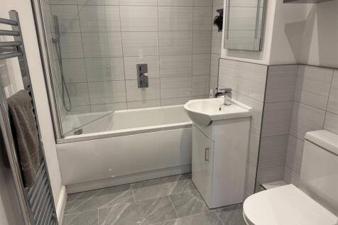 Main bathroom