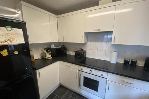 KITCHEN1.JPG