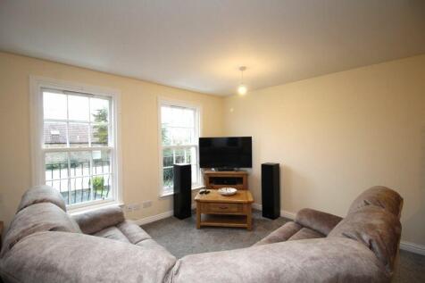 Lounge with Dining Area