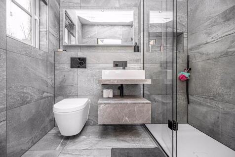  En Suite Shower Room