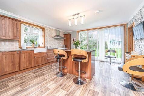 Breakfasting Kitchen