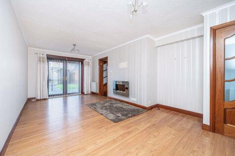 Lounge with open plan Dining