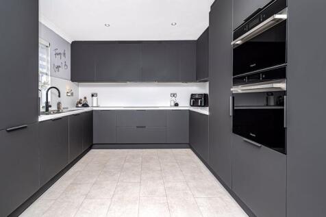 Breakfasting Kitchen