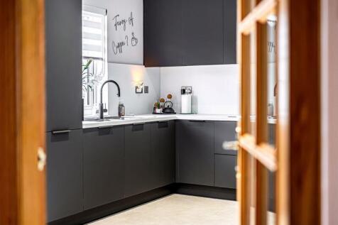 Breakfasting Kitchen