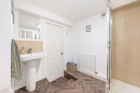Shower Room (No 12)