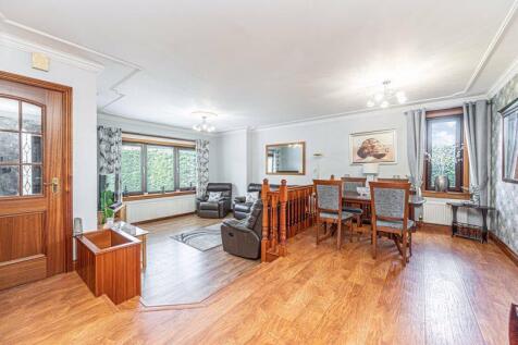 Lounge with open plan dining