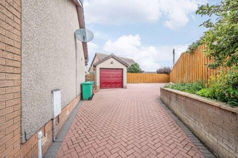 Garage/Driveway