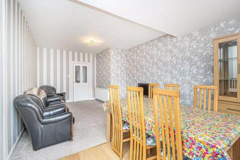 Lounge with open plan dining area
