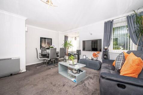 Lounge with open plan dining