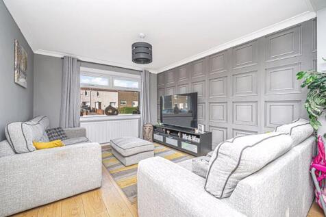 Lounge with open plan Dining
